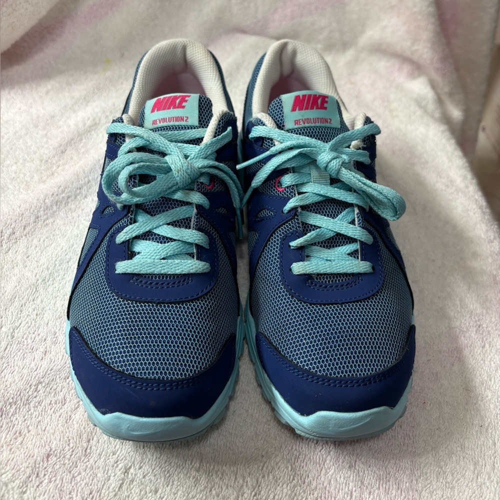 Nike Revolution 2 
Youth Size 4.5 / Women’s Size 6 Sneaker  Blue Pink